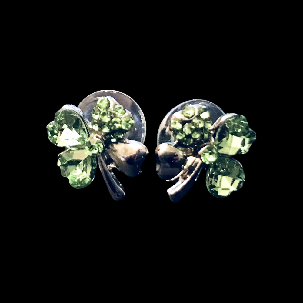 *No.57 Silver and Green Clover Stud Earrings