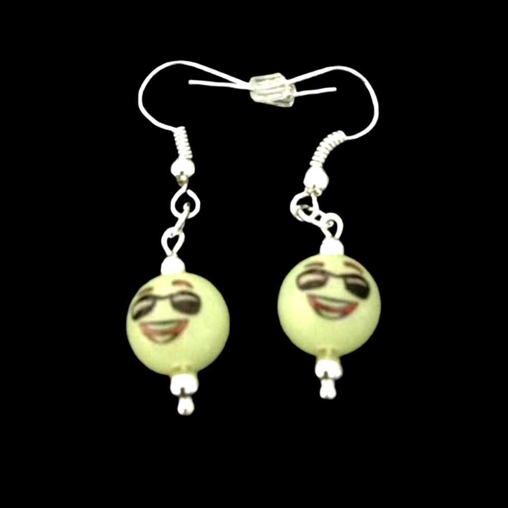 *No.91 Half Sunglasses Emoji Earrings