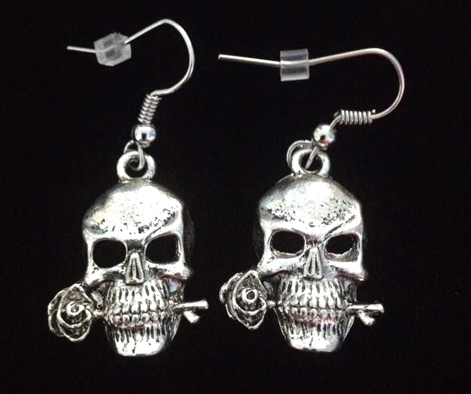 *No.850 Skull and Rose Earrings