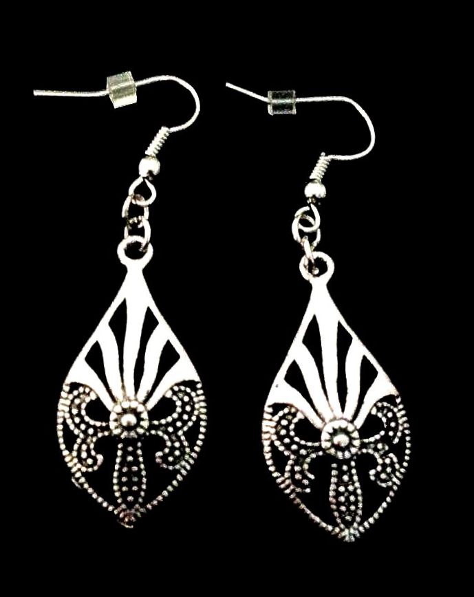 *No.149 Tibetan Silver Teardrop Shaped Earrings