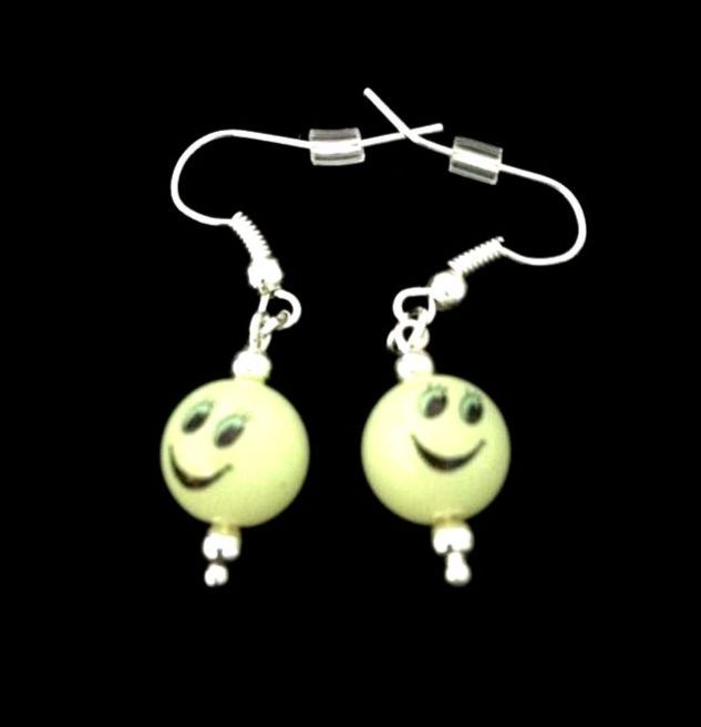 *No.252 Blue Eyes Emoji Earrings
