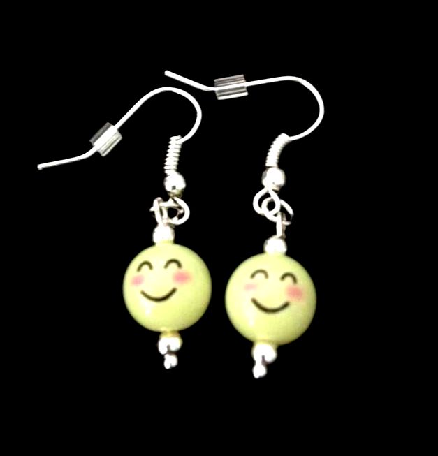 *No.375 Blushing Emoji Earrings