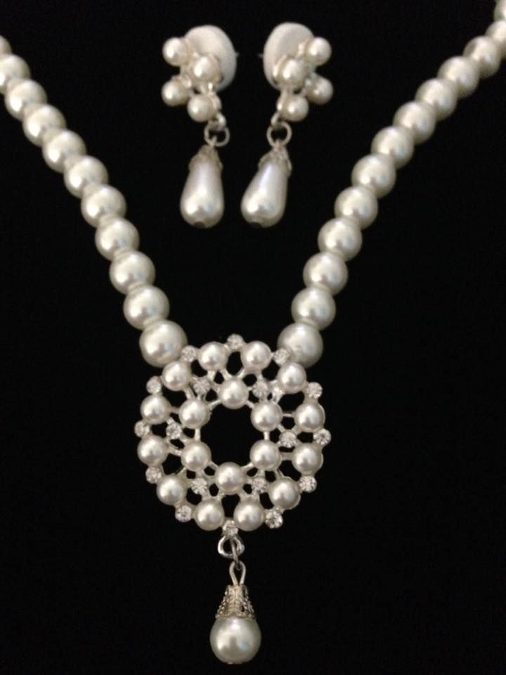 No.5 Pearl and Crystal Jewellery Set