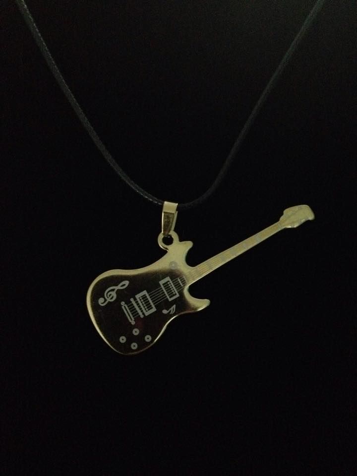 No.97 Gold Guitar Necklace