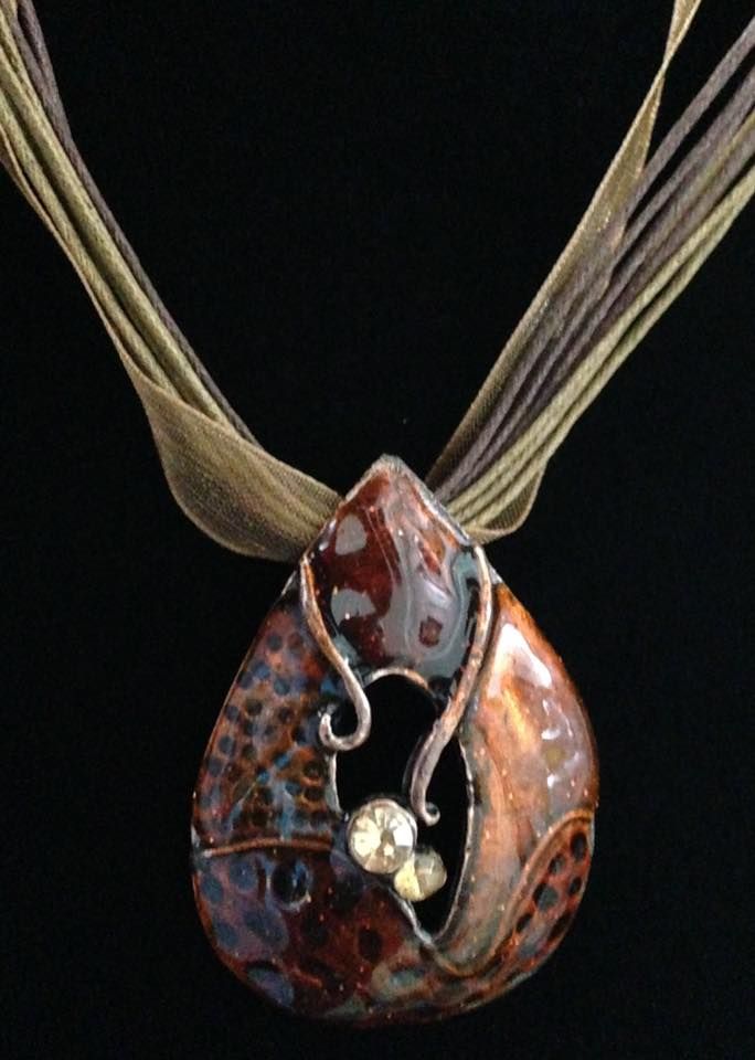 No.21 Brown Teardrop Pendent Necklace