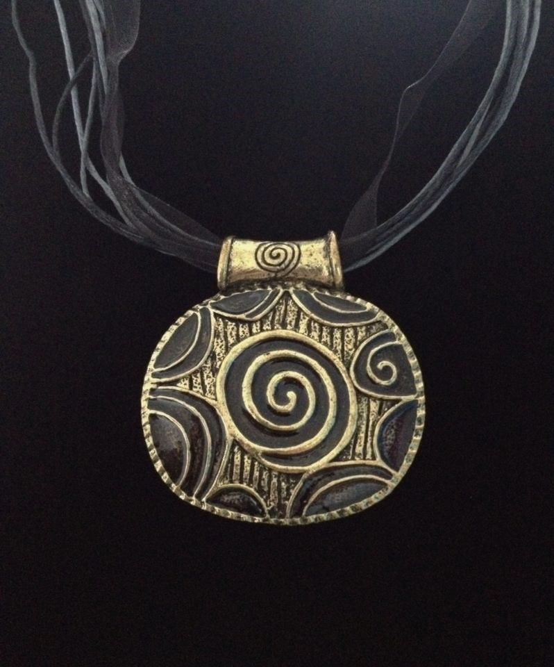 No.93  Black Swirl Pendent Necklace