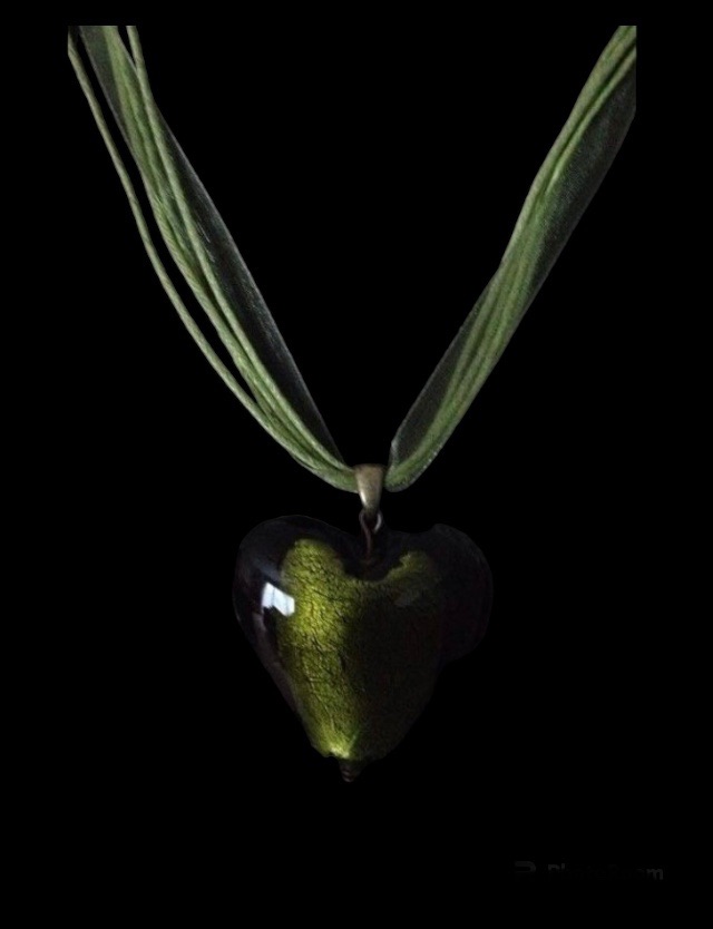 No.107 Green Heart Pendent Necklace