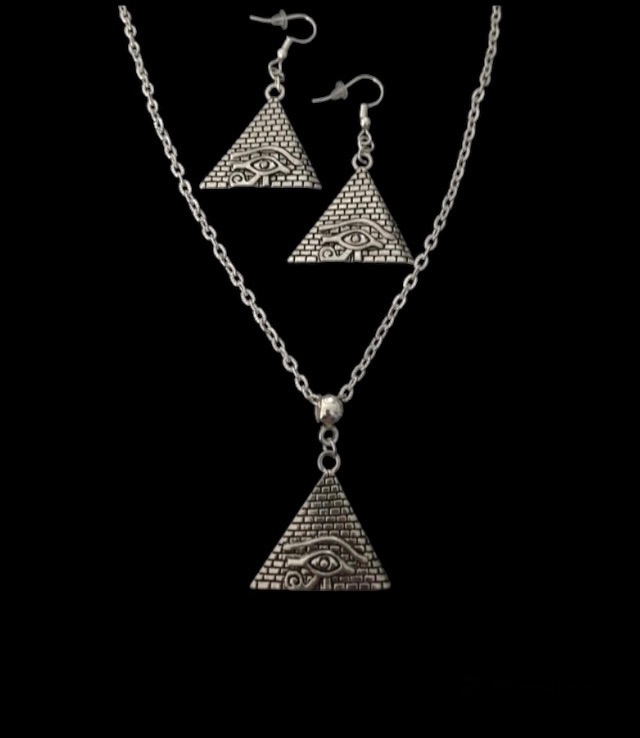 No.33 Eye of Horus Pyramid Jewellery Set