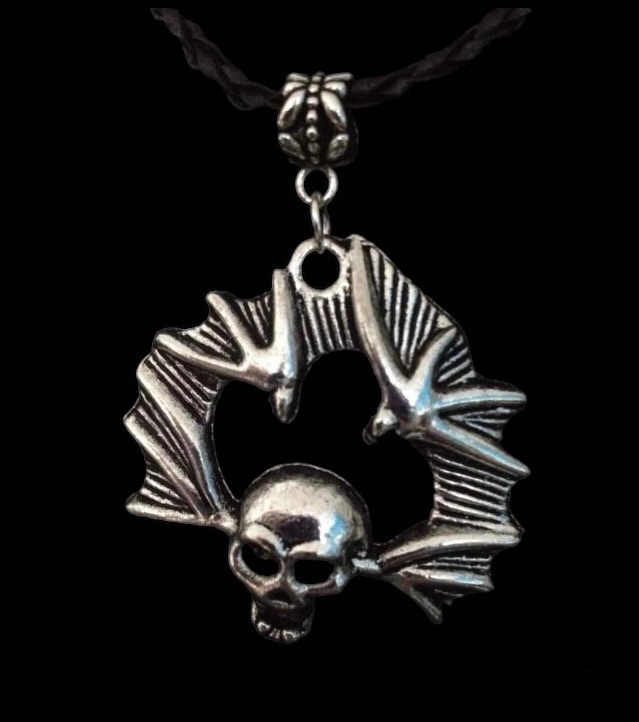 No.22  Skull and Claws Necklace