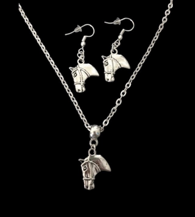 No.25 Horses Head Jewellery Set