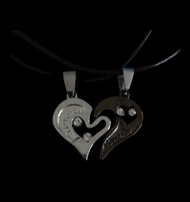 No.708 Interlocking Silver and Black Interlocking Necklaces