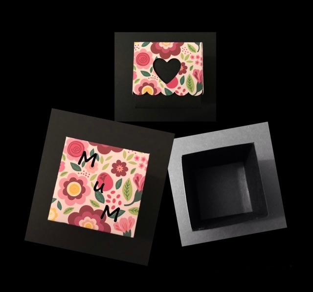 Scalloped Edge Heart Box with 'Mum' Cut Out (Made to Order)