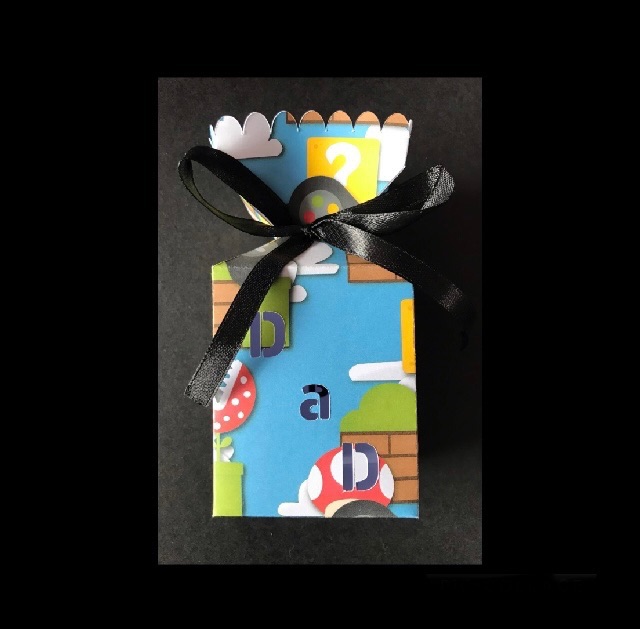 Pack of 10 Random Large Father's Day Cracker Box with Dad on it (Made to Order)