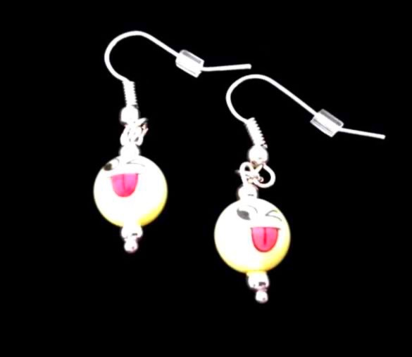 *No.350 Licking Emoji Earrings