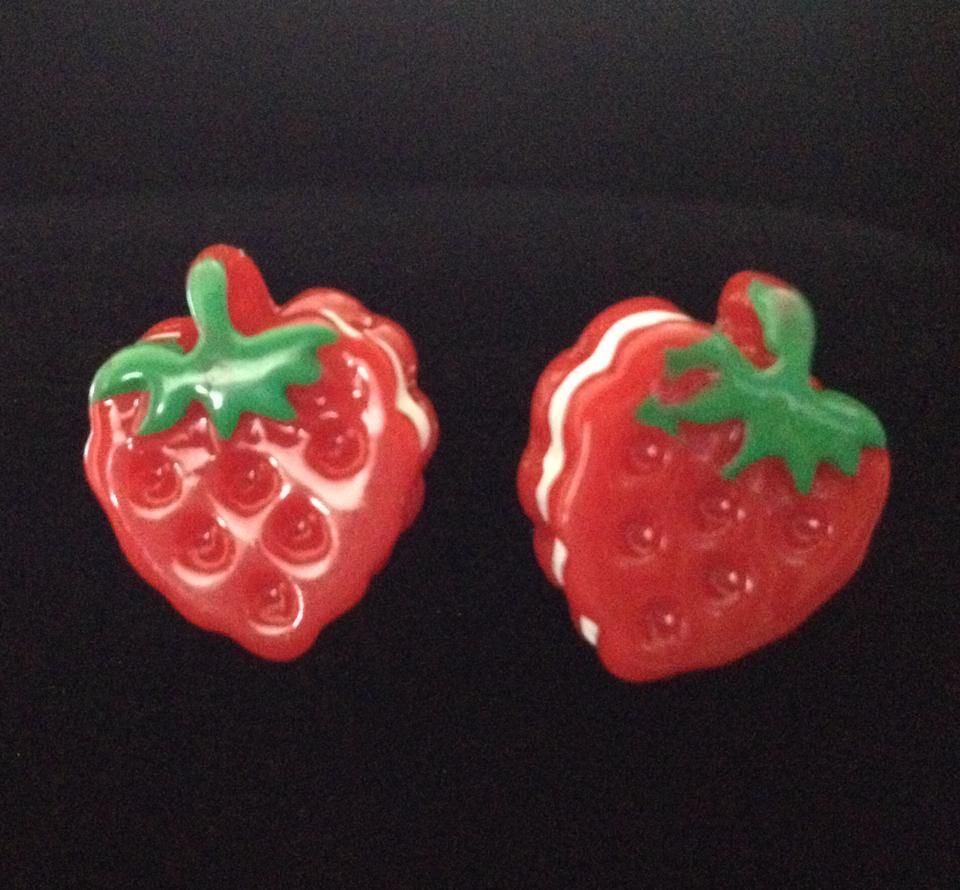 *No.36 Strawberries and Cream Sandwich Stud Earrings