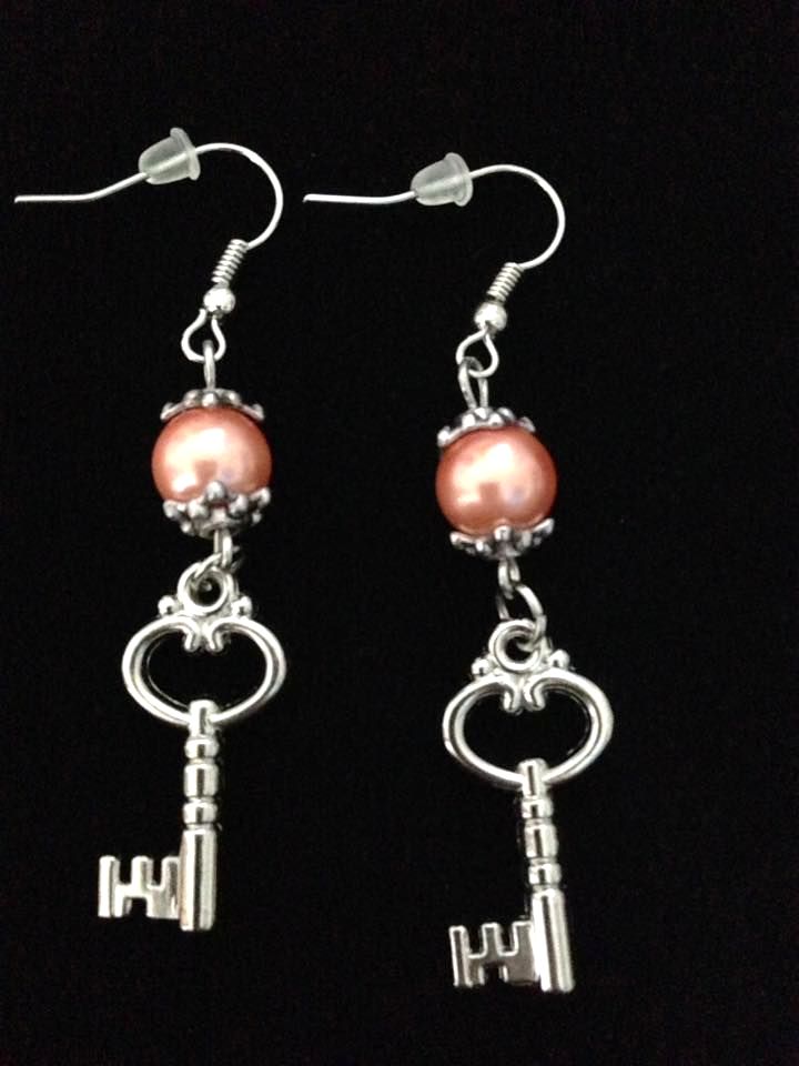 *No.151 Tibetan Silver Key Charm and Peach Bead Earrings