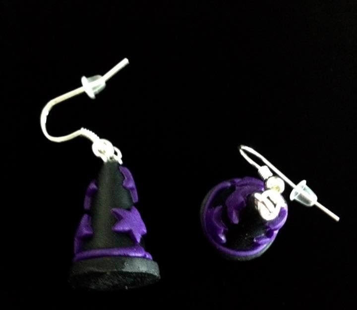 *No.910 Purple and Black Witches Hat Earrings
