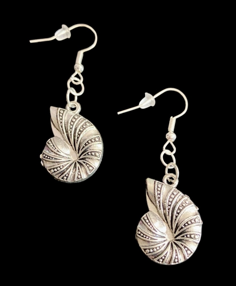 *Tibetan Silver Seashell Earrings