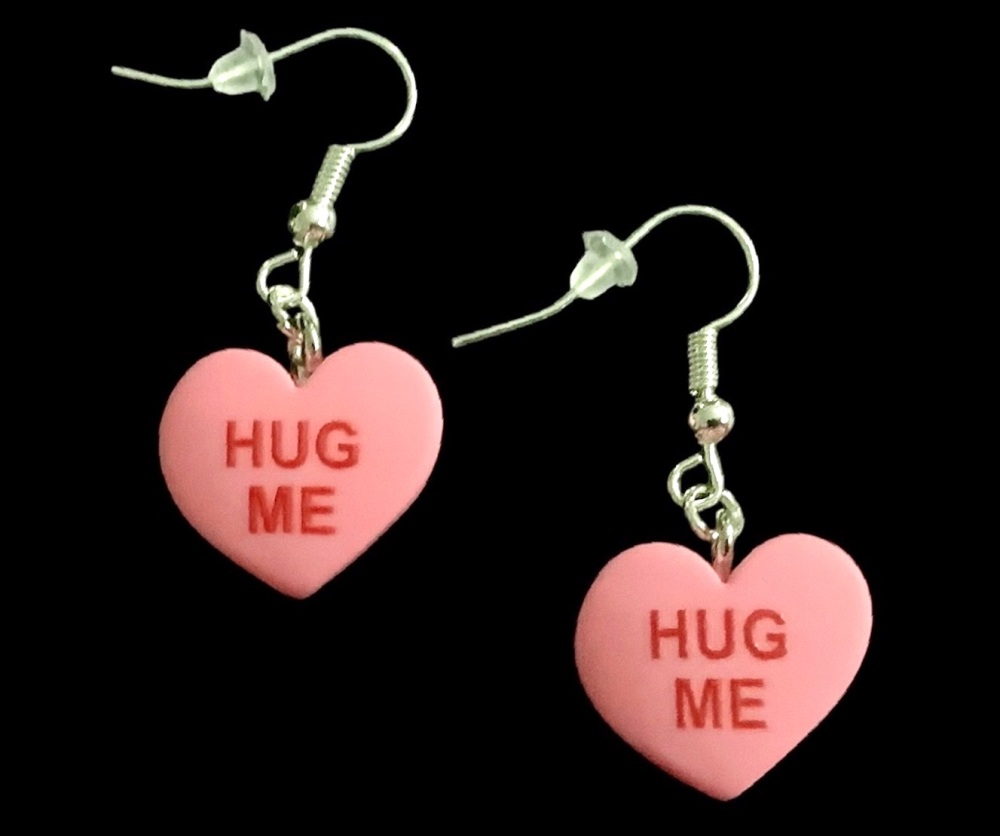 *Pink &lsquo;Hug Me&rsquo; Heart Earrings
