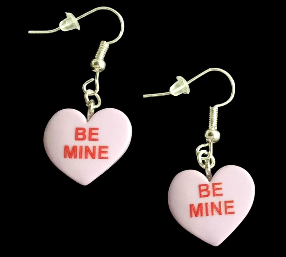 *Purple &lsquo;Be Mine Heart Earrings