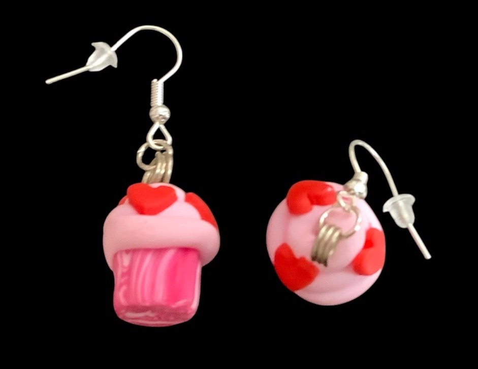 *No.168 Red Heart Cupcake Earrings