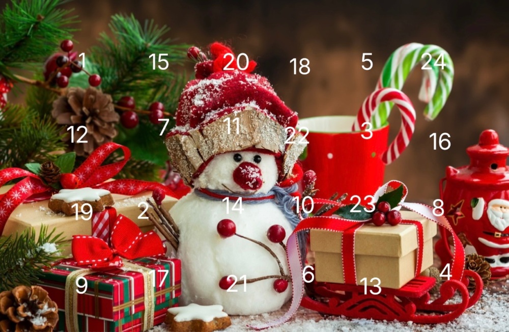 24 Day Wooden Heart Landscape Advent Calendar in Brown, Green and Gold