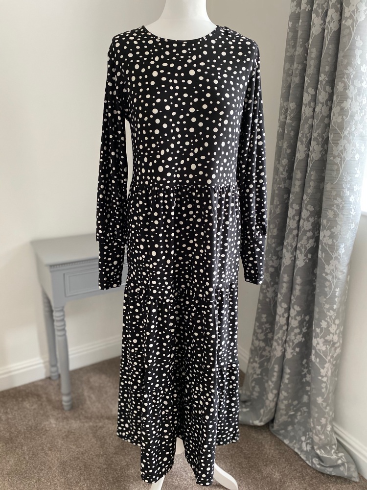 Spot print tiered midi dress