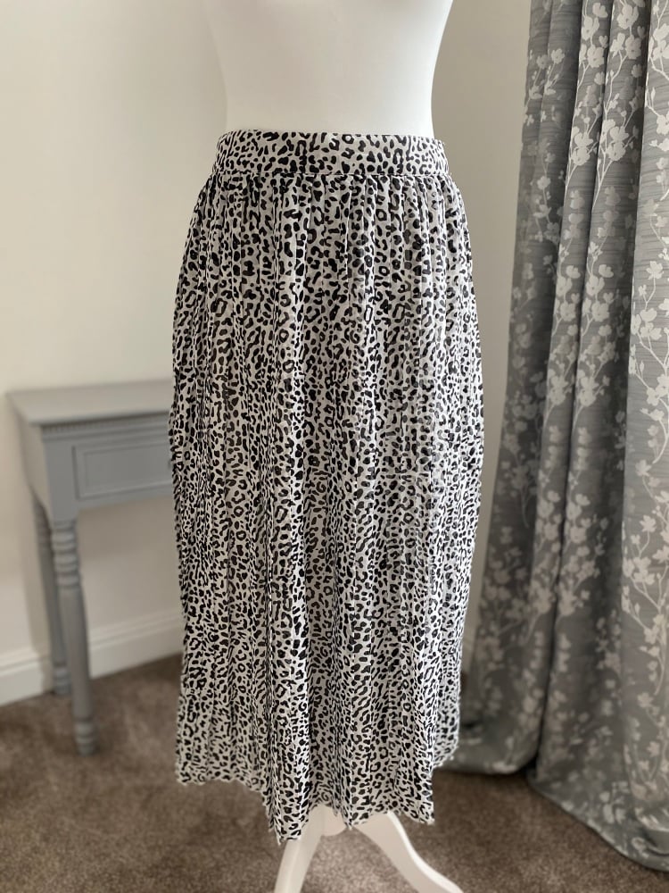 Animal Print Chiffon Pleated Midi Skirt