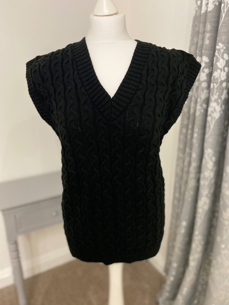 Black V-Neck Sleeveless Jumper / Tank Top