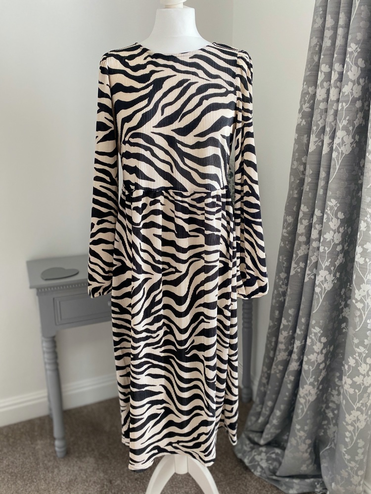 Zebra pleat midi dress
