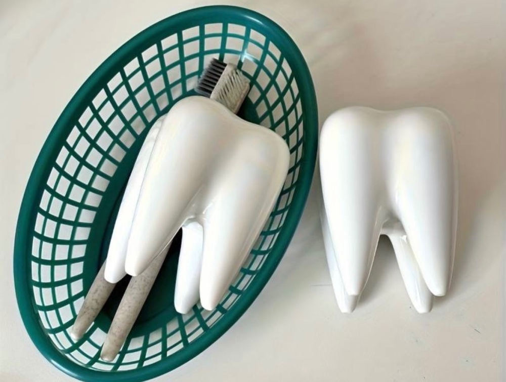 White Ceramic Tooth Pot