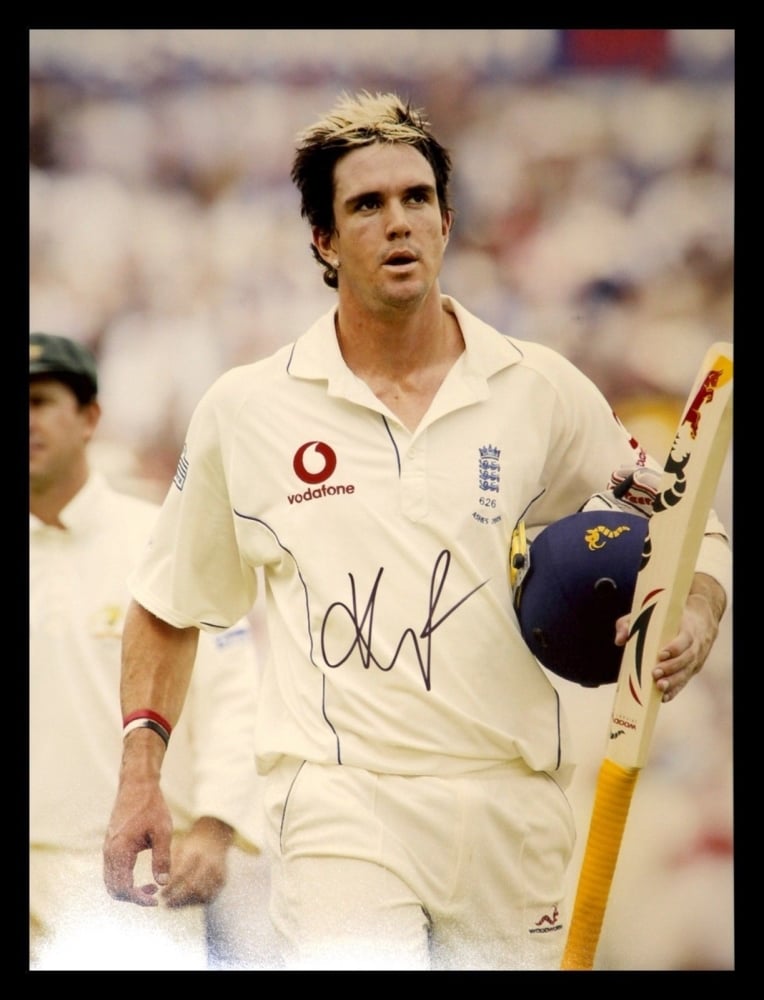 Kevin Pietersen  Signed Cricket 12x16 Photograph : C