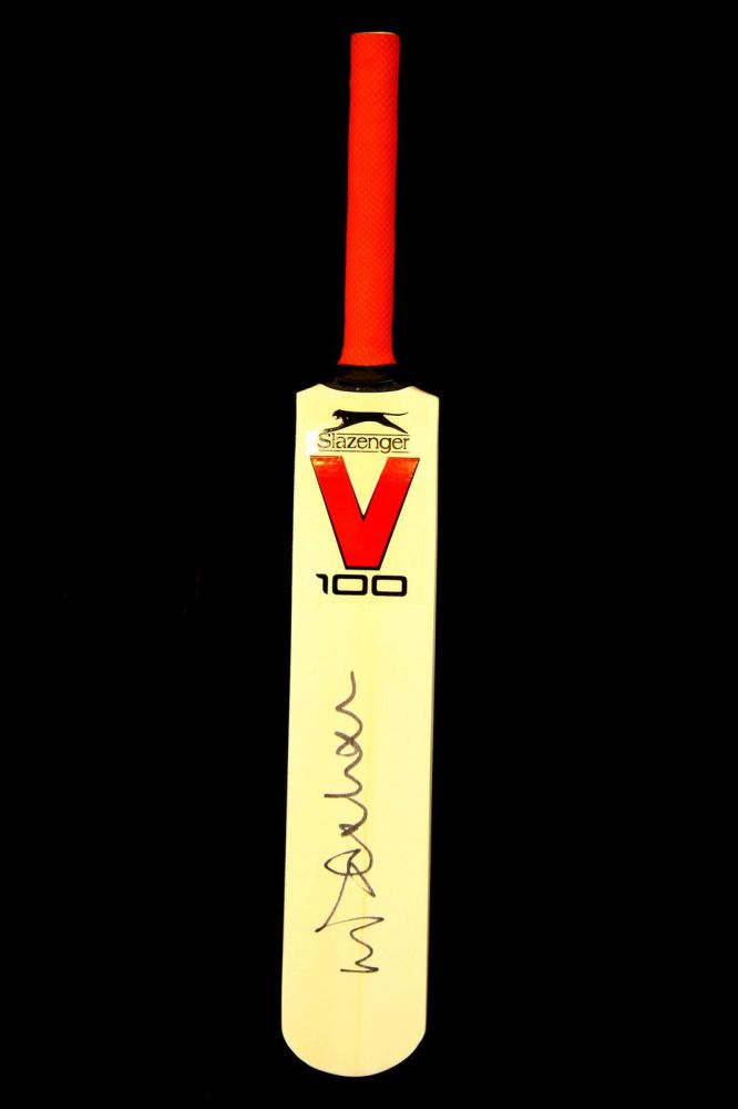 Michael Vaughan Signed Mini England Cricket Bat : A