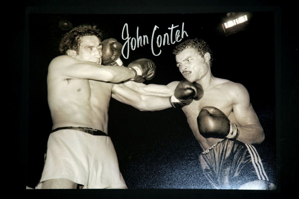 John Conteh Hand Signed 12X16 Boxing Photograph : D