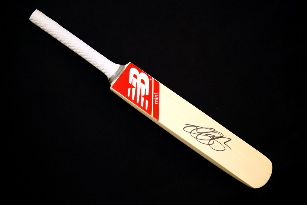 Alastair Cook Signed Mini Cricket Bat 
