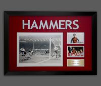 Geoff Hurst  Signed A2 Westham Photograph In A Framed Presentation
