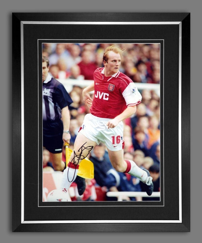 John Hartson Signed And Framed Arsenal 12x16 Photograph : B