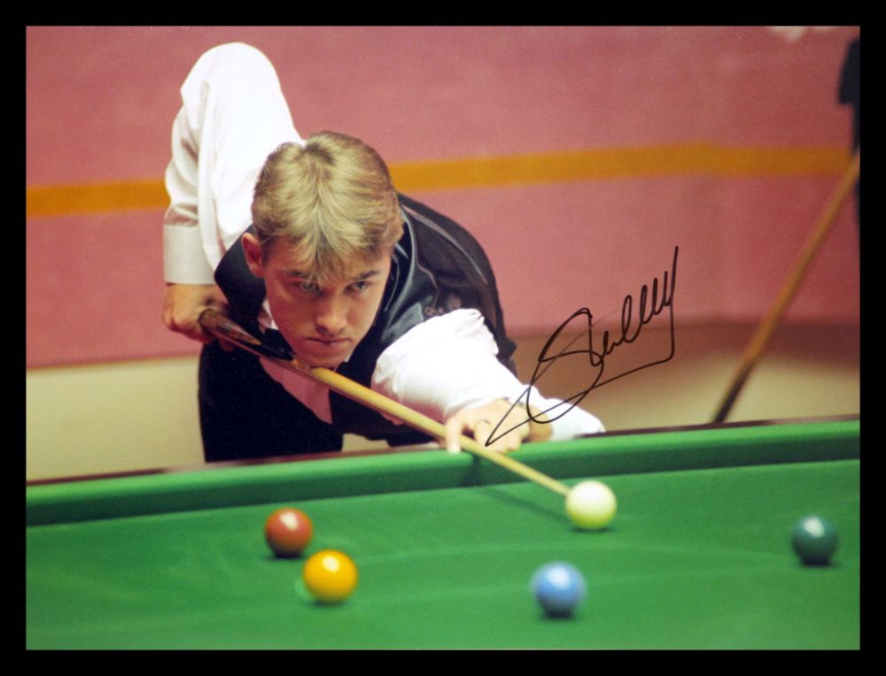 Stephen Hendry Signed Snooker Photograph : A