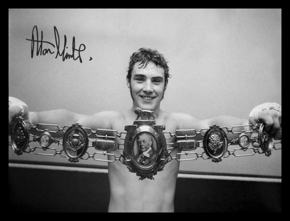 Alan Minter Hand Signed 12x16 Boxing Photograph Lonsdale Belt