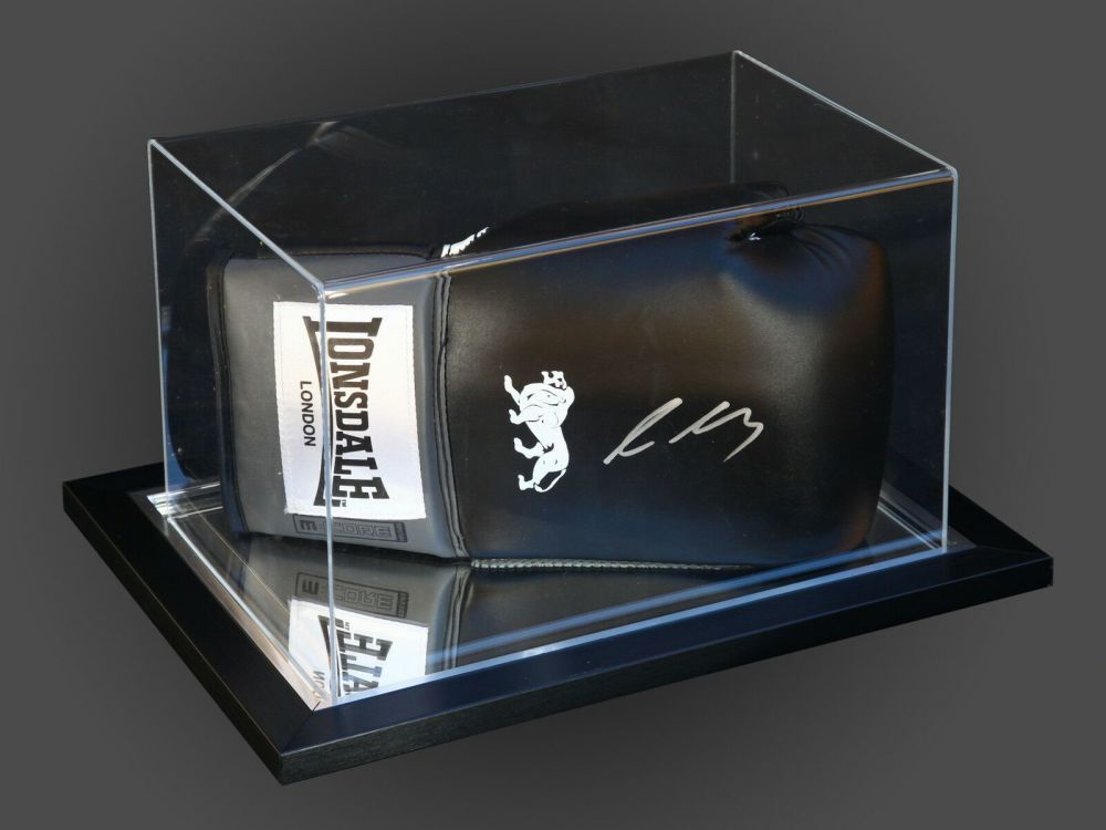 Lee Selby Signed Black Boxing Glove Presented In An Acrylic Case