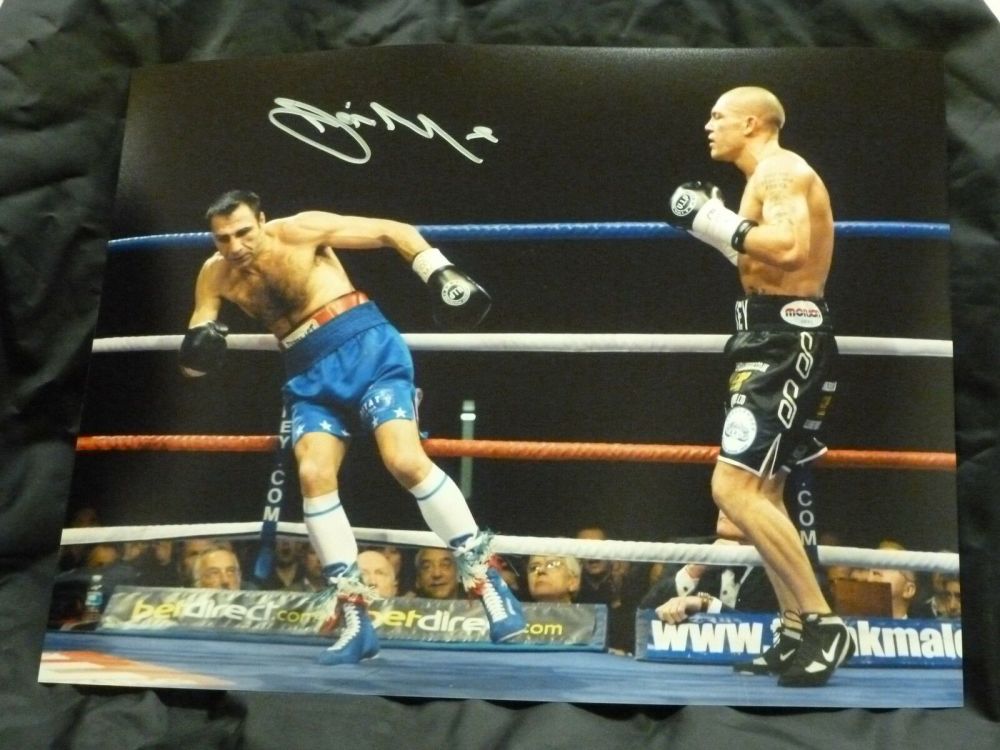 Jamie Moore Signed 12x16 Boxing Photograph : A