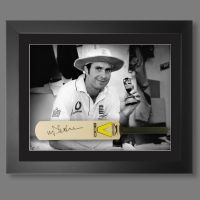 Michael Vaughan Signed Cricket Mini Bat In A  Framed Presentation : B