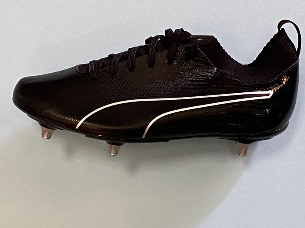 Michael Owen Signed Black Puma Football Boot : Private Signing Autograph