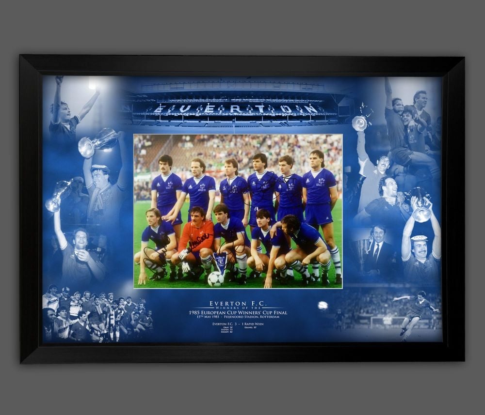   Everton Fc 1985 Team Signed Photograph Framed  In A Picture Mount Display
