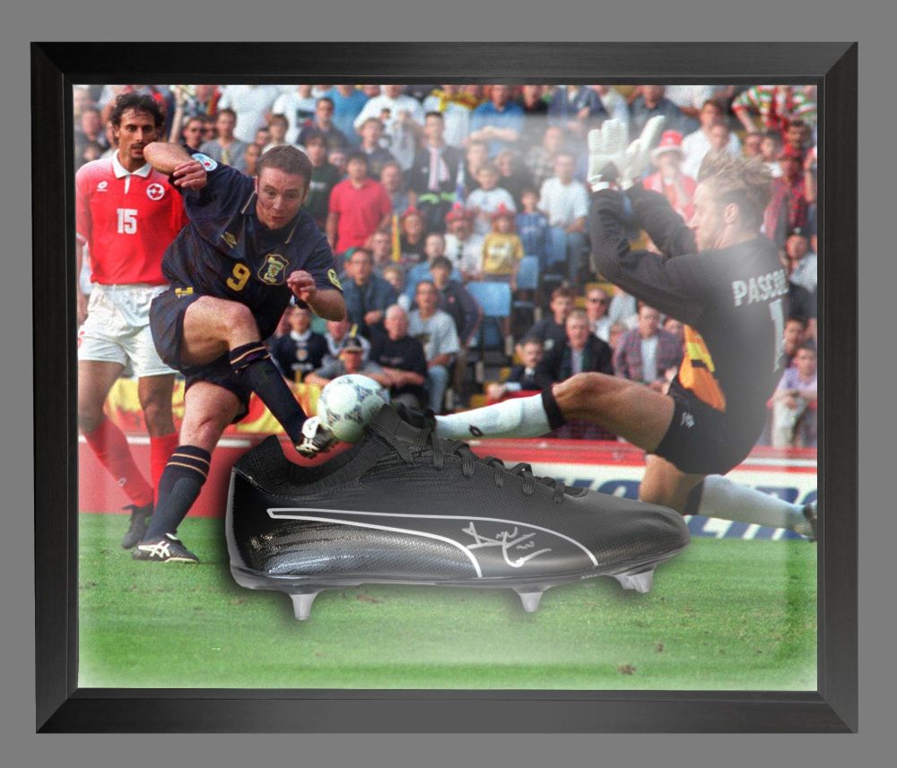 Ally Mccoist Scotland Signed Football Boots In An Acrylic Dome Frame : B