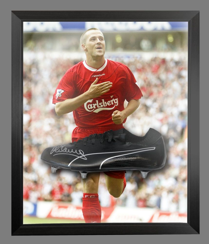 Michael Owen Liverpool Fc  Signed Black Football Boot In An Acrylic Dome Fr