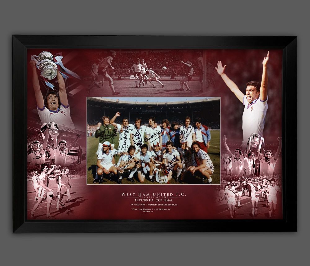 West Ham 1980 12x16 Football Photograph Signed by 10 Players  In A Framed Picture Mount Presentation