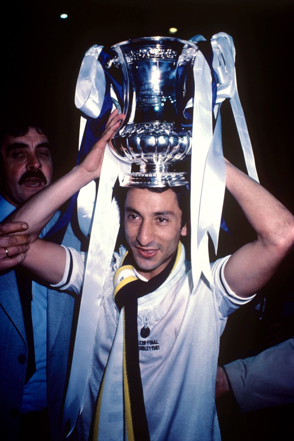 Ossie Ardiles 10x8 signed Spurs photograph : Pre Order