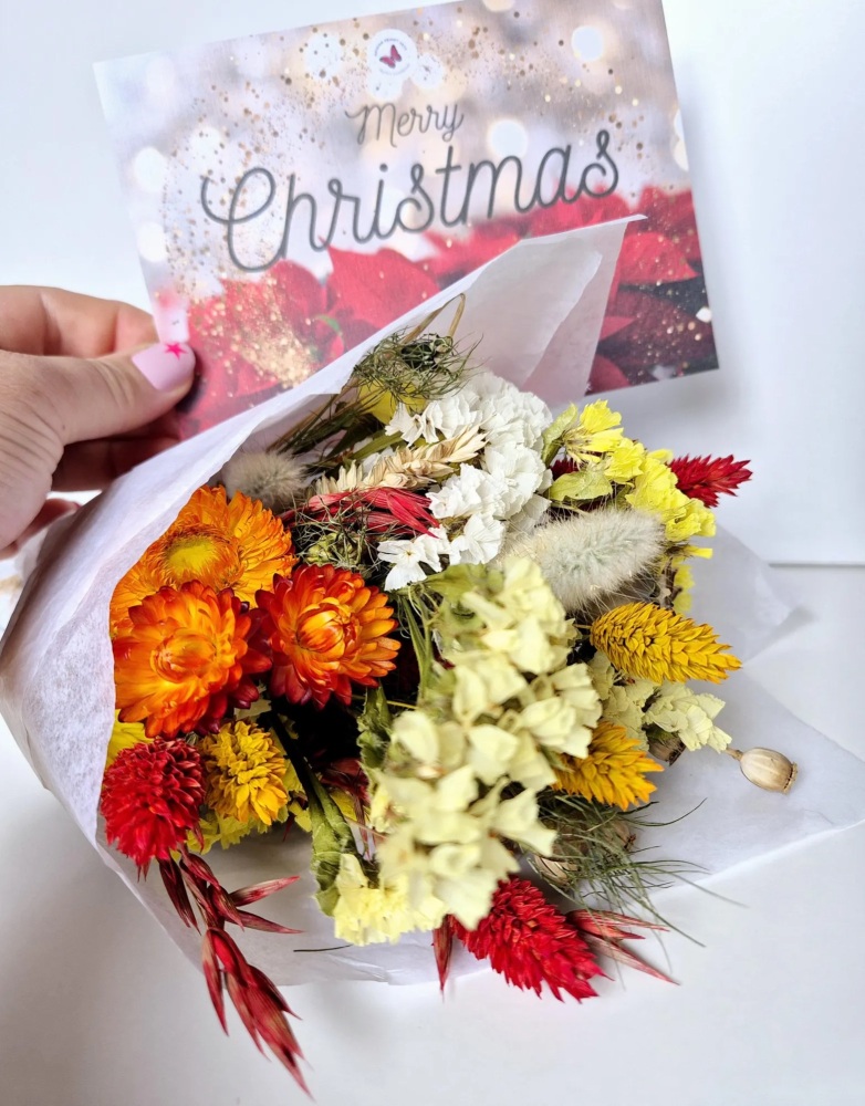 Christmas dried flower bouquet