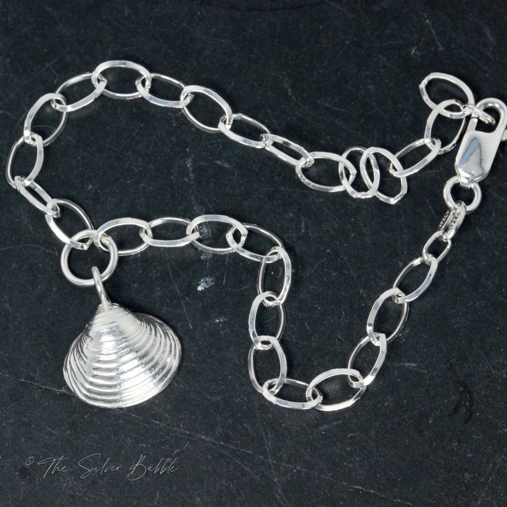 Whitstable Shell Bracelet (design 2) on an Oval Link Chain